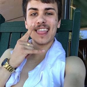 Meet your Posher, Travis